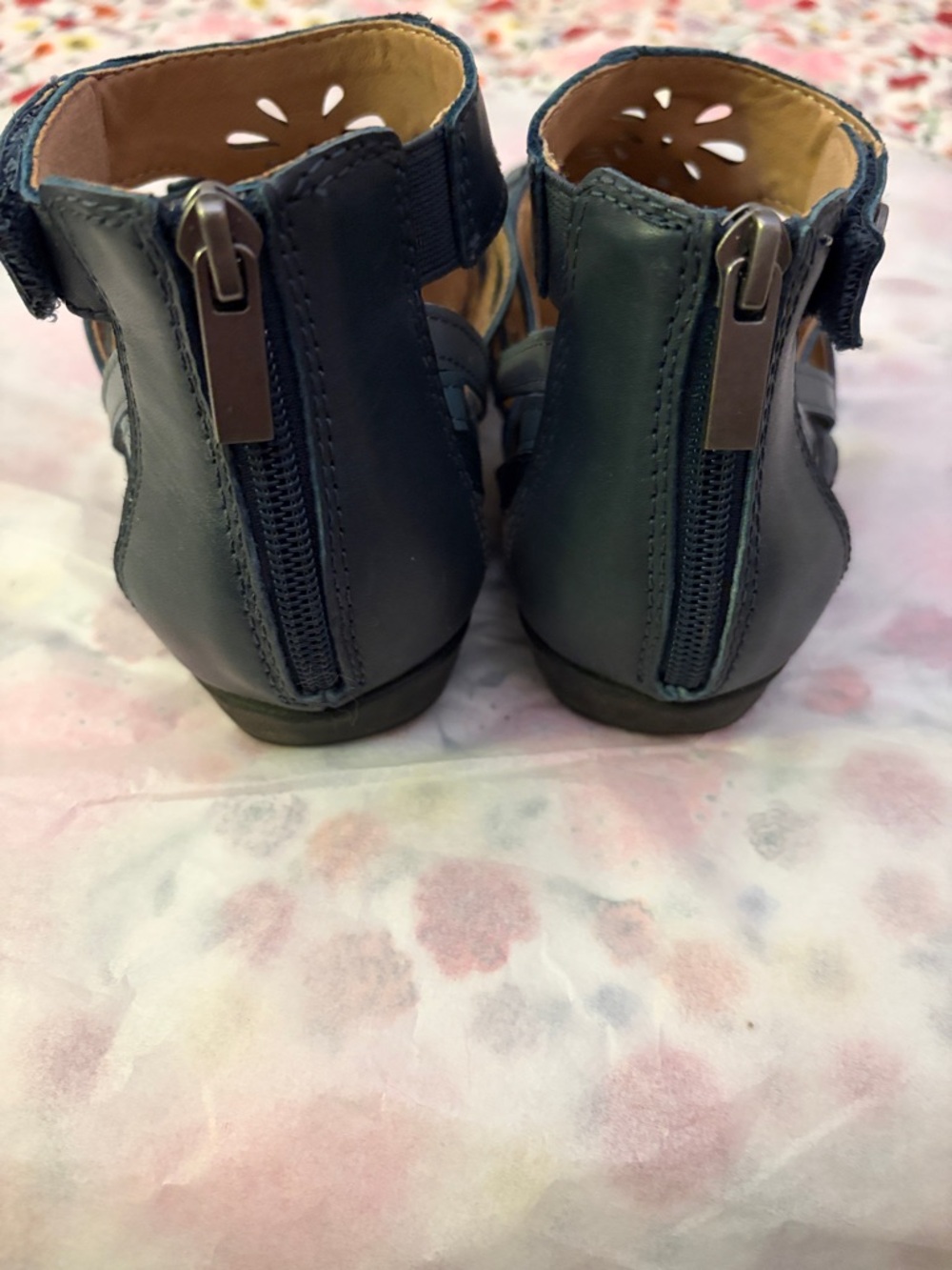 Earth Origins Blue Cutout Strappy Sandals NWOT - Picture 3 of 6